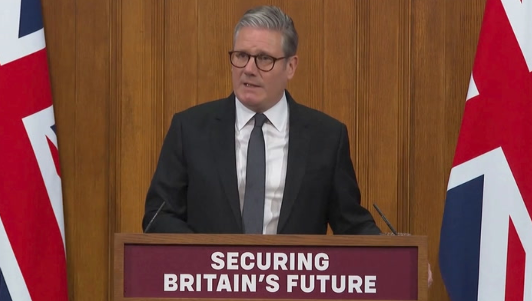 Депортация мигрантов из Великобритании по новой политике