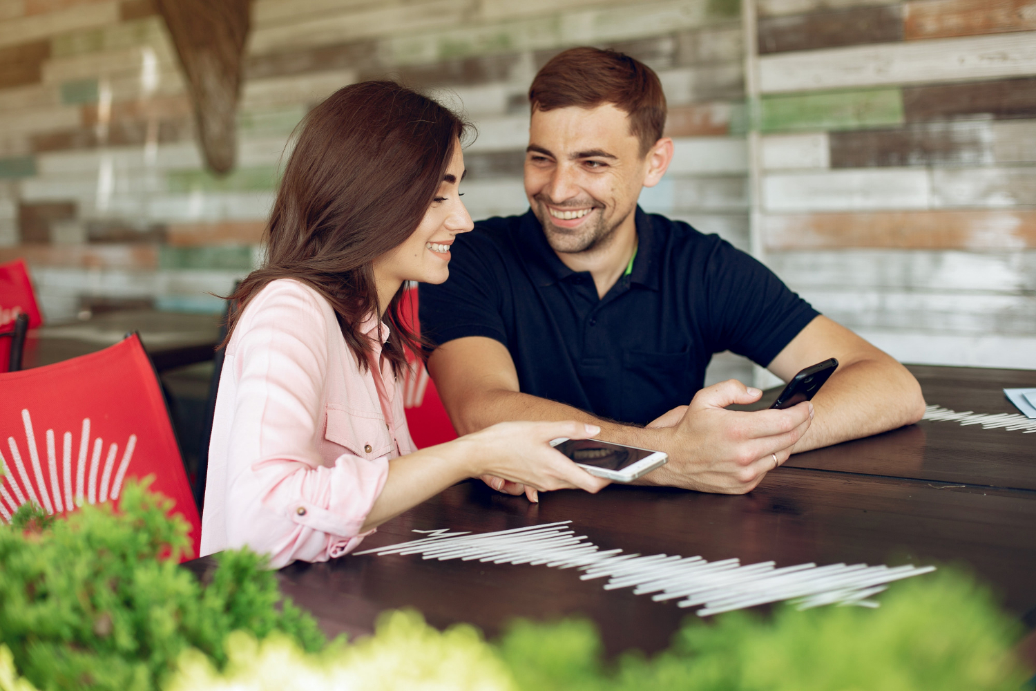 Виза невесты vs. виза супруга: какой путь быстрее для вашего партнёра?