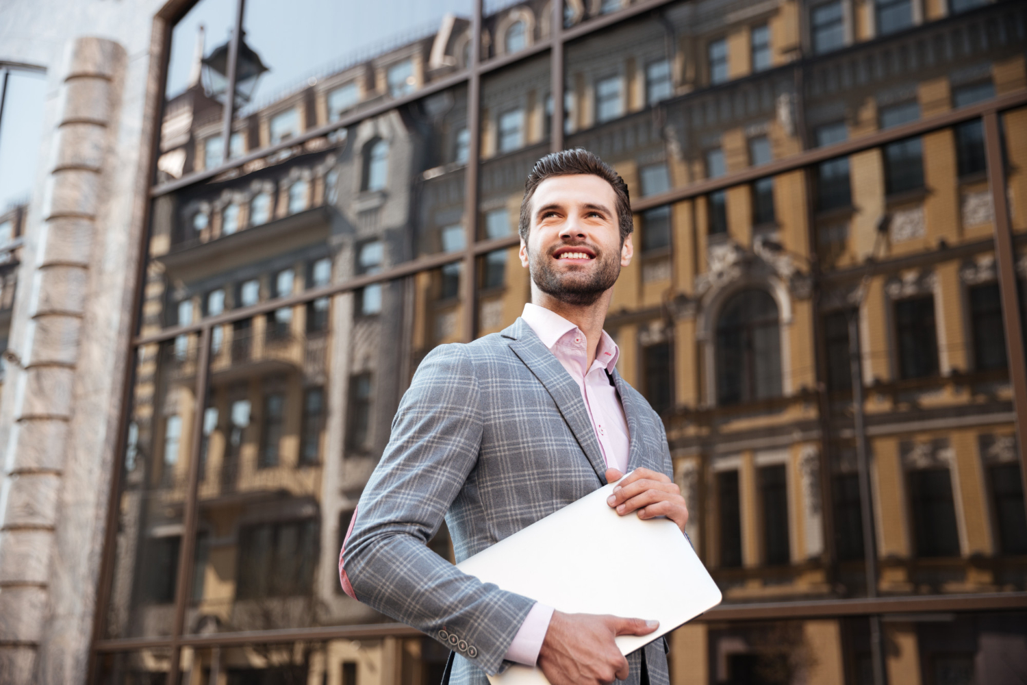 Можно ли изменить дату начала работы по визе Skilled Worker?