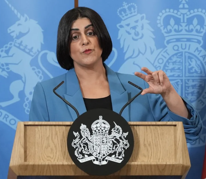 Семьям неуспешных просителей убежища предложат до £40,000 за выезд из Великобритании